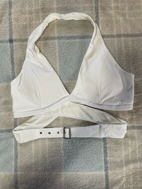 HALARA White Halter Crop Top with Wrap Belt
